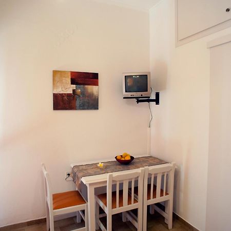 Nikolas Suites كاتو ذاراتسو الغرفة الصورة