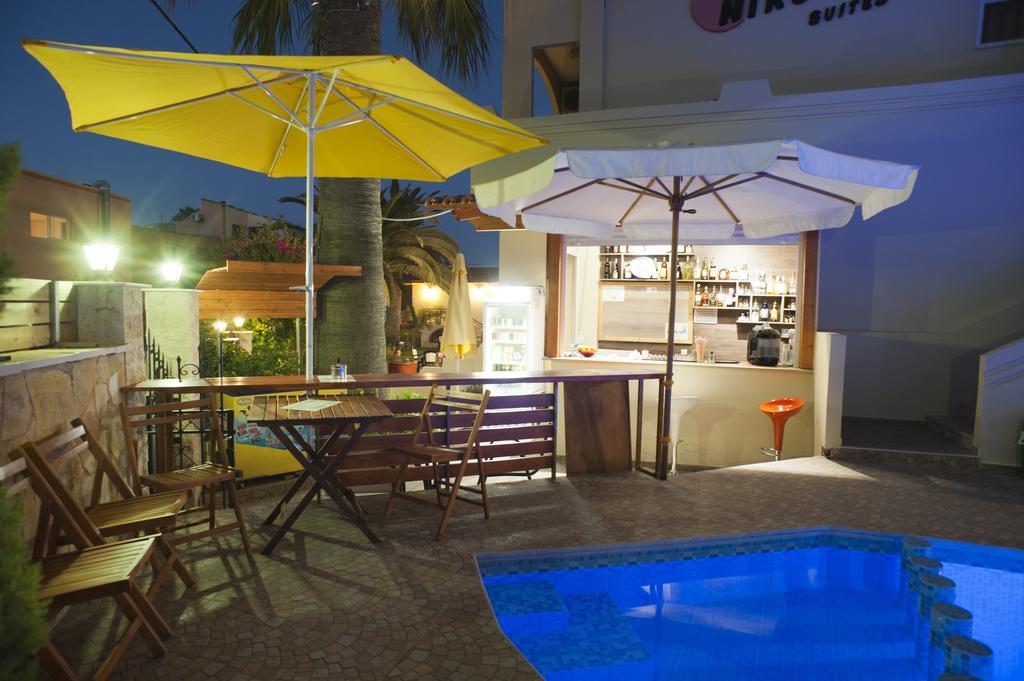 Nikolas Suites كاتو ذاراتسو المظهر الخارجي الصورة