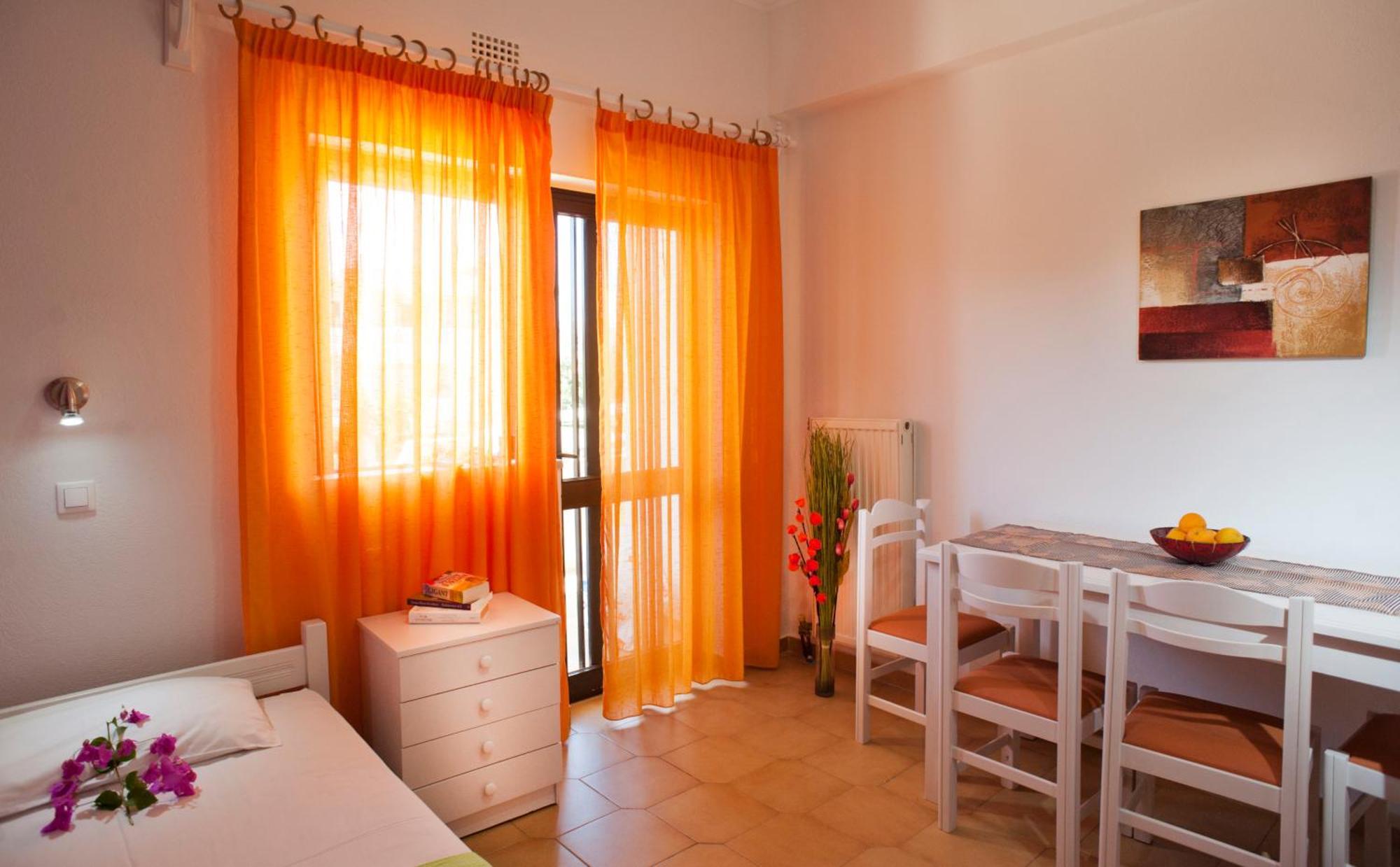 Nikolas Suites كاتو ذاراتسو الغرفة الصورة