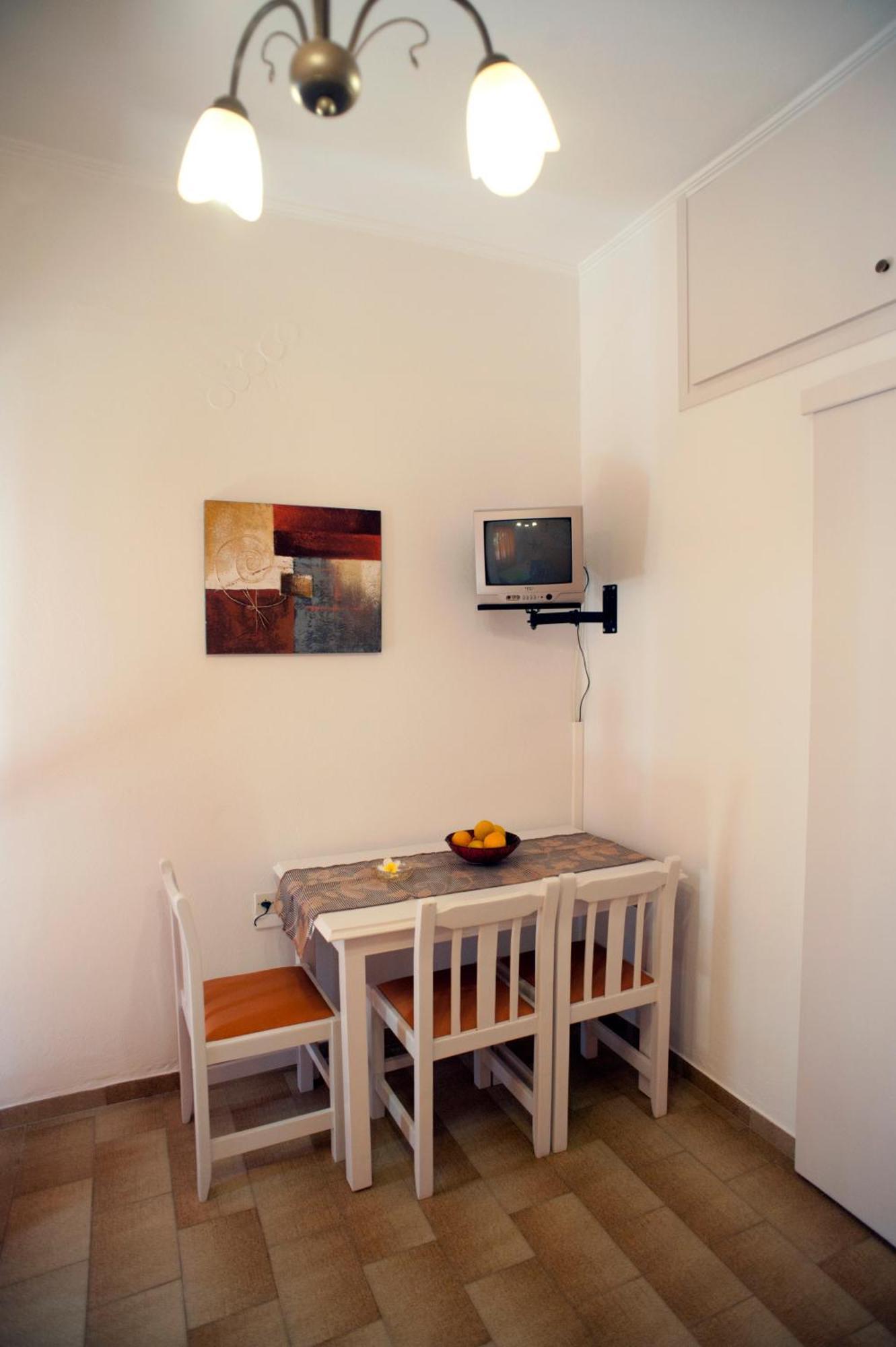 Nikolas Suites كاتو ذاراتسو الغرفة الصورة