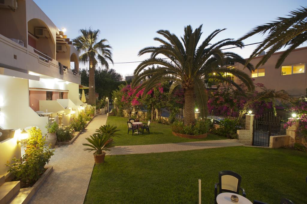Nikolas Suites كاتو ذاراتسو المظهر الخارجي الصورة