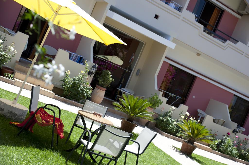 Nikolas Suites كاتو ذاراتسو المظهر الخارجي الصورة