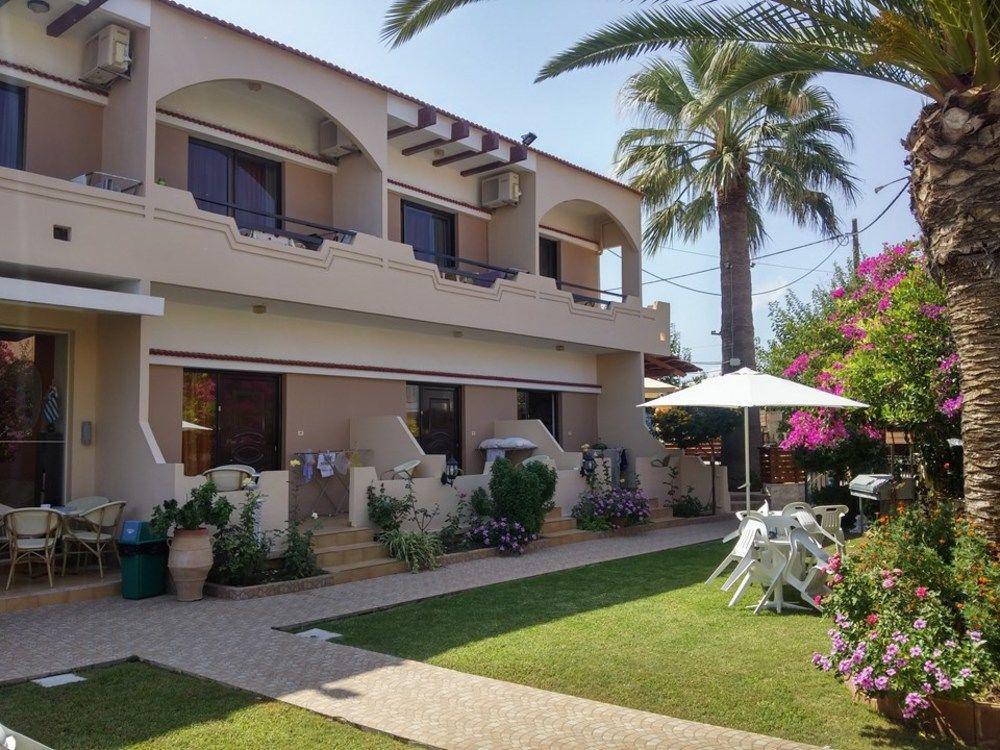 Nikolas Suites كاتو ذاراتسو المظهر الخارجي الصورة